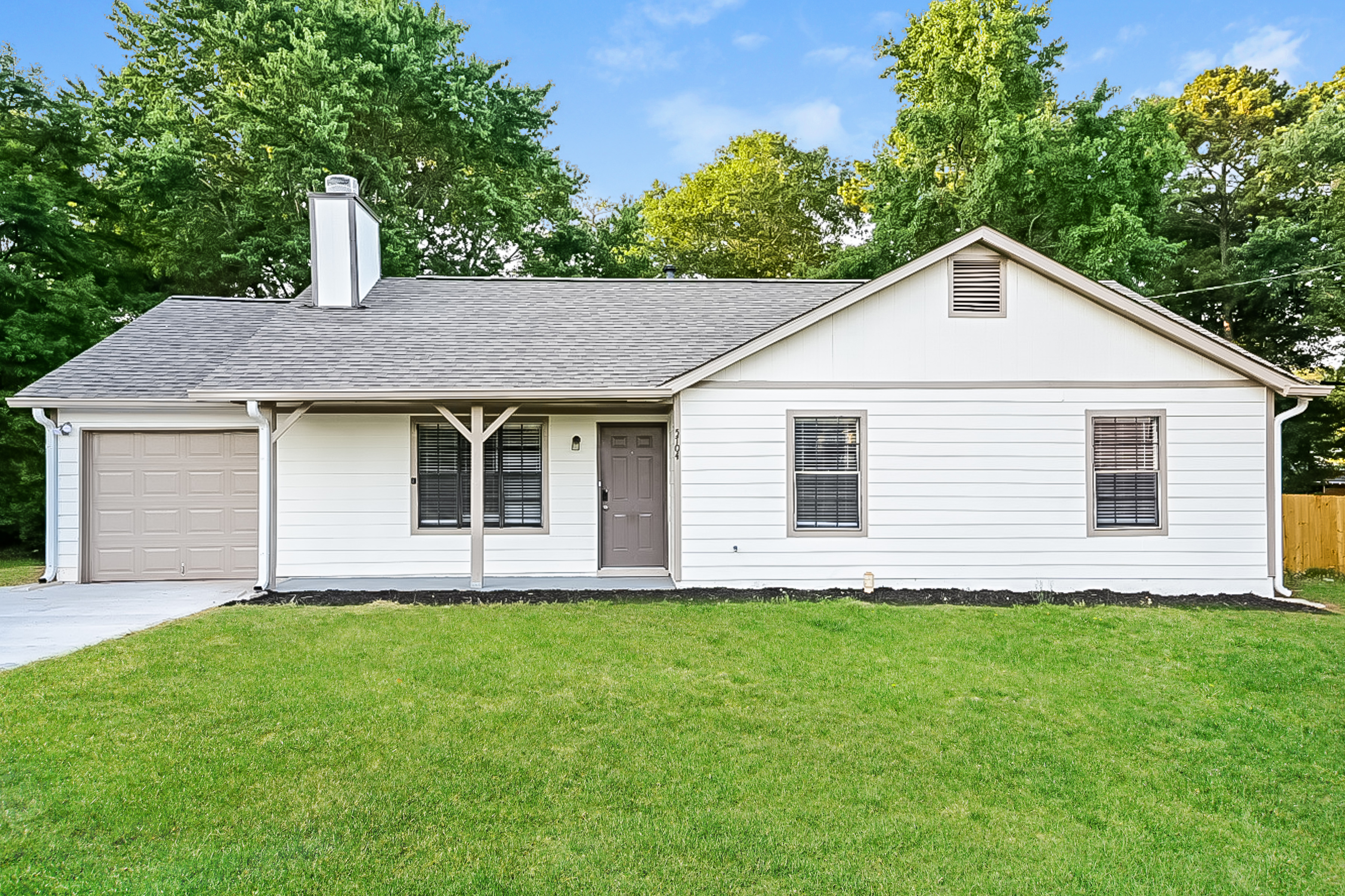 5704 PHILLIPS DR MORROW, GA 30260